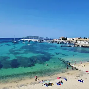 a-due-passi-dal-mare-praia-house.sicilyhotelsitaly.net/